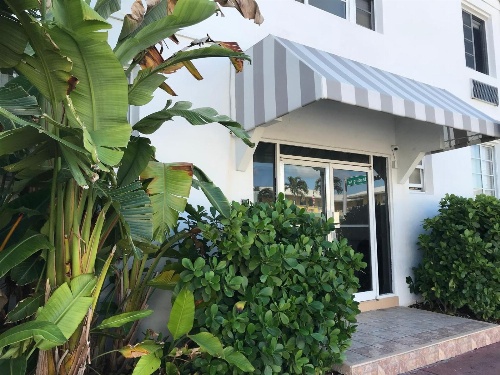 Harding Miami Beach Apartments image 2